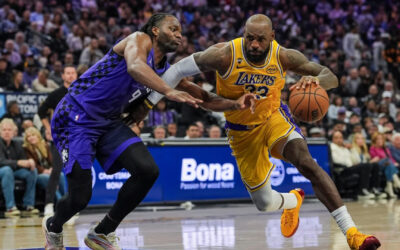 Monk anota siete triples y 26 puntos en victoria de Kings 124-112 sobre Lakers
