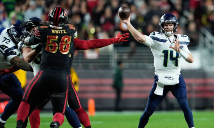 Los Seahawks aseguran el primer puesto en la NFC y el título divisional con una victoria dominante de 13-3 sobre los 49ers