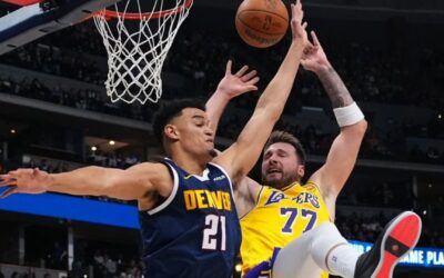 Doncic logra un triple-doble y los Lakers remontan ante unos Nuggets con pocos jugadores, 115-107