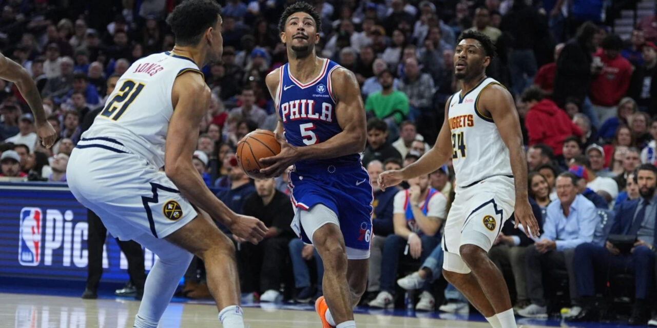 Tiro de Brown con interferencia da la victoria en tiempo extra a Nuggets 125-124 ante Sixers