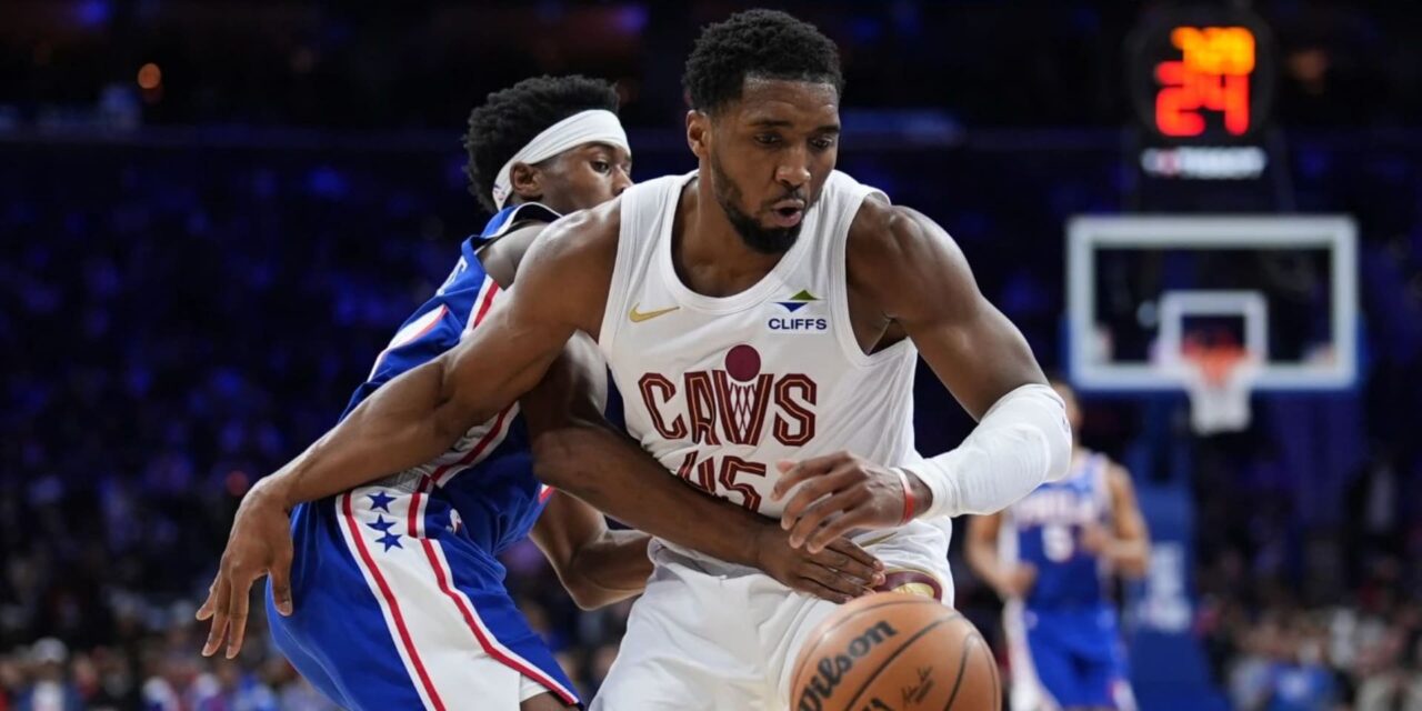 Mitchell suma 35 puntos para impulsar a los Cavs a la victoria sobre los 76ers por 133-107