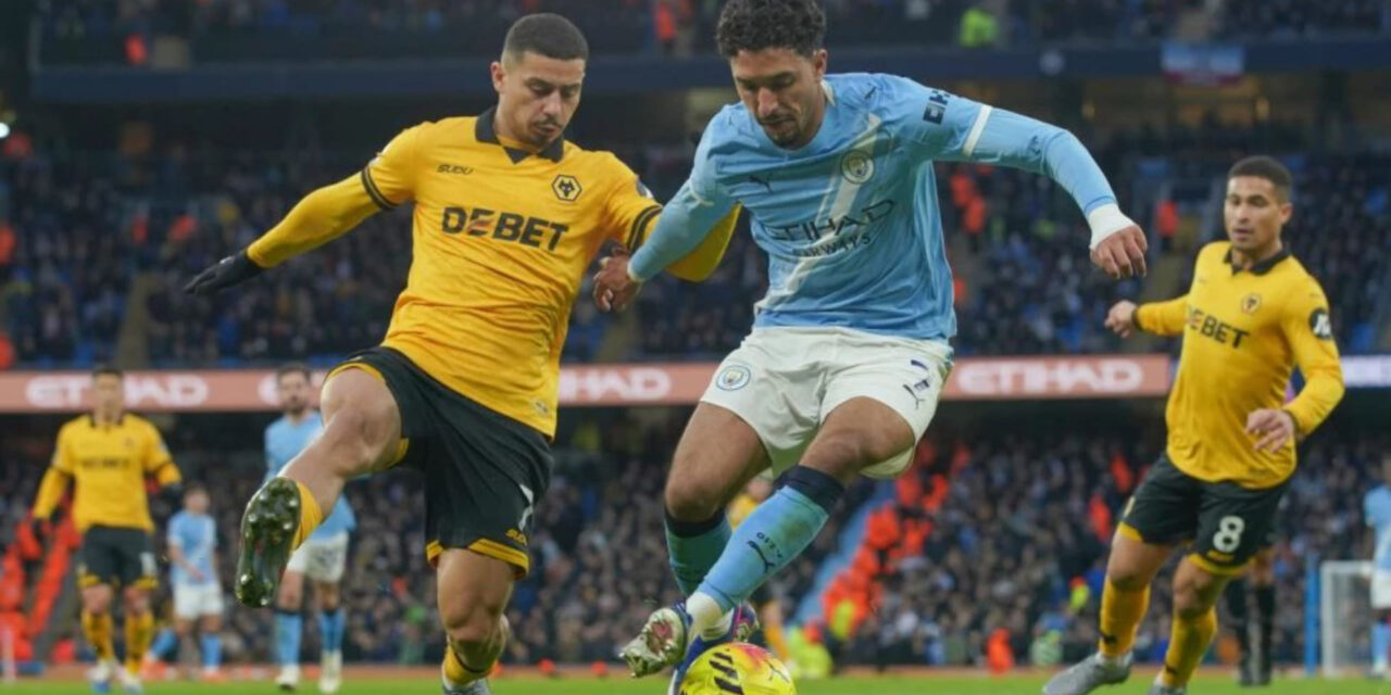 Manchester City gana tras dejar a Haaland en el banquillo y Tottenham rescata el empate
