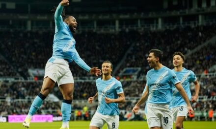 Semenyo anota de nuevo y el Man City vence 2-0 al Newcastle en semifinal de la Copa de la Liga