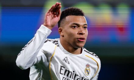 Real Madrid toma la cima de La Liga con victoria ante Villarreal gracias a doblete de Mbappé