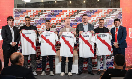 El técnico brasileño Mano Menezes se compromete a que Perú «vuelva a ser protagonista»