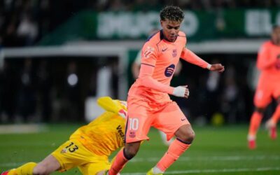 Yamal brilla de nuevo para el Barcelona en la victoria ante Elche en La Liga