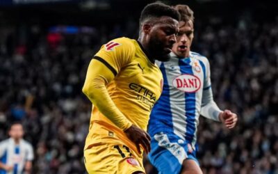 El Girona alarga su racha con un doblete de Vanat de penalti