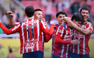 Chivas mantiene paso ante Gallos