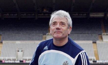 Exentrenador de Inglaterra Kevin Keegan es diagnosticado con cáncer, informa su familia