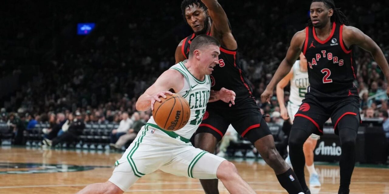 Pritchard anota 28 puntos y Celtics vencen 125-117 a Raptors disminuidos