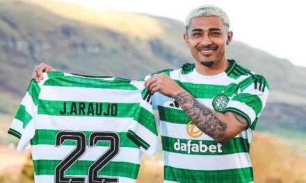 Julián Araujo deja la Premier League por el Celtic de Escocia