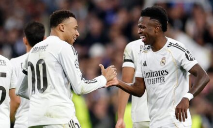 Vinícius se gana a la afición con 3 asistencias y 1 tanto en la goleada 6-1 del Real Madrid