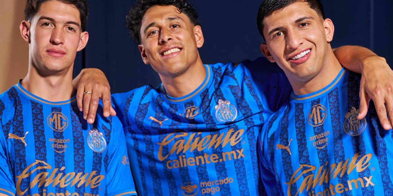 Chivas presenta jersey en homenaje a sus 120 años de historia