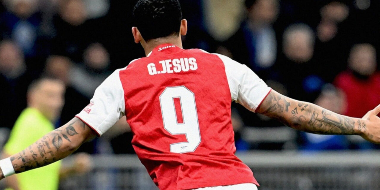 Arsenal avanza a octavos en la Champions