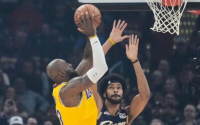 Cavaliers arruinan el regreso de LeBron James con gran tercer cuarto y triunfo 129-99