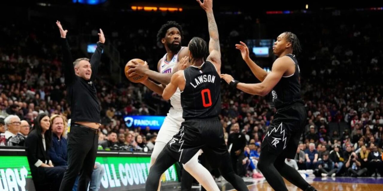 Los 76ers vencen 115-102 a los Raptors tras una primera mitad de 80 puntos