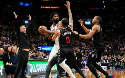 Los 76ers vencen 115-102 a los Raptors tras una primera mitad de 80 puntos