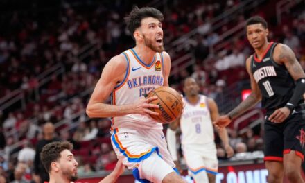 El Thunder avanza en el último cuarto para derrotar a los Rockets 111-91