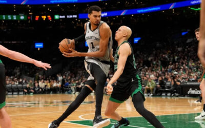 Wembanyama y Fox anotan 21 puntos cada uno en victoria de Spurs 100-95 sobre Celtics