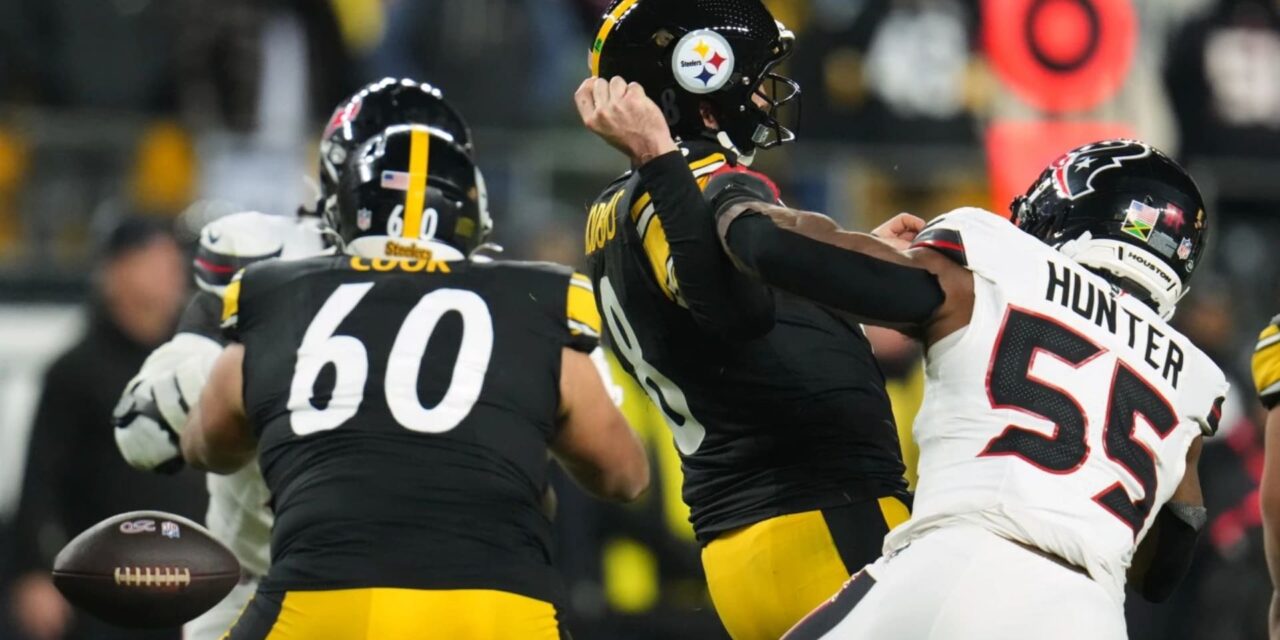Los Texans aplastan a los Steelers 30-6 para la primera victoria de la franquicia como visitante en playoffs