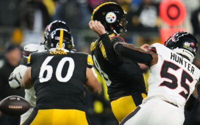 Los Texans aplastan a los Steelers 30-6 para la primera victoria de la franquicia como visitante en playoffs