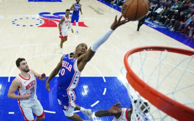Maxey anota 36 puntos, Embiid logra triple-doble y 76ers vencen a Rockets en tiempo extra