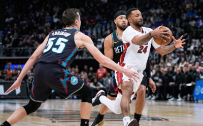 Norman Powell anota 36 y lidera victoria del Heat 118-112 sobre los Pistons
