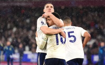 El Nottingham Forest sella una victoria tardía por 2-1 ante West Ham