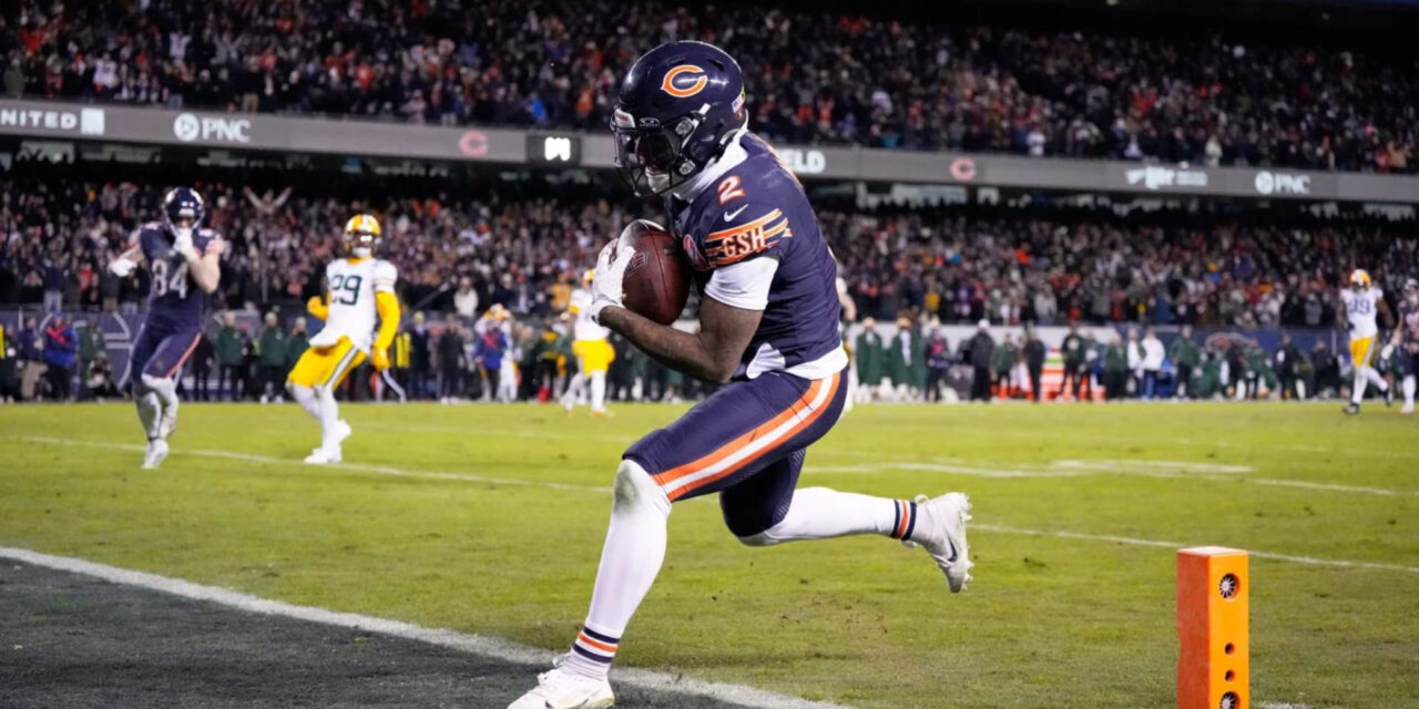 Caleb Williams recupera a los Bears de una desventaja de 18 puntos para lograr una victoria por 31-27 en los playoffs sobre sus rivales Packers.