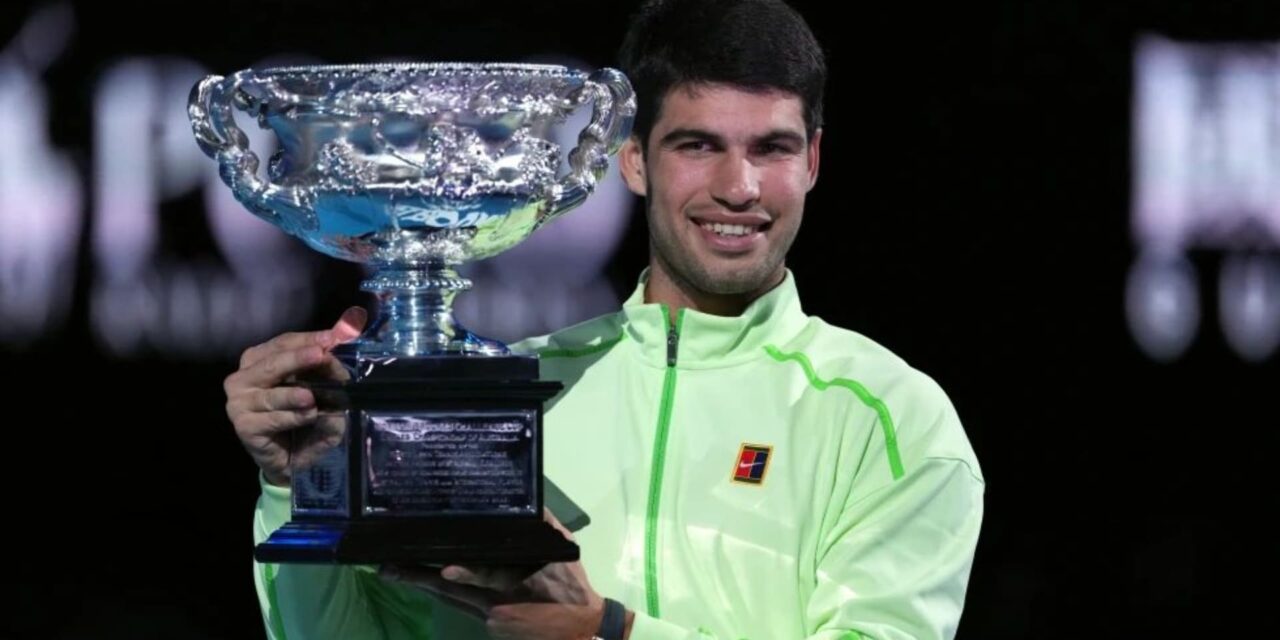 Alcaraz vence a Djokovic y se convierte en el hombre más joven en conquistar los cuatro Grand Slam