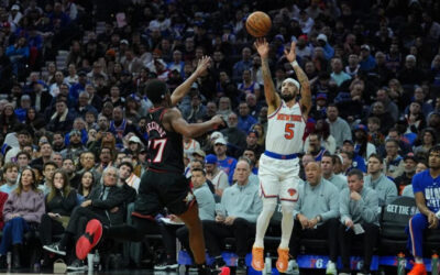 Alvarado y Bridges lideran a los Knicks en paliza 138-89 sobre los 76ers