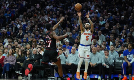 Alvarado y Bridges lideran a los Knicks en paliza 138-89 sobre los 76ers