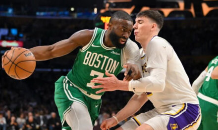 Jaylen Brown y Payton Pritchard lideran a los Celtics ante los Lakers por 111-89