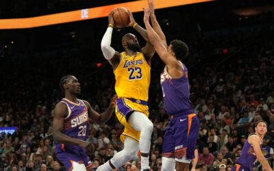 Royce O’Neale anotó un triple en el último segundo para que los Suns, vencieran a los Lakers