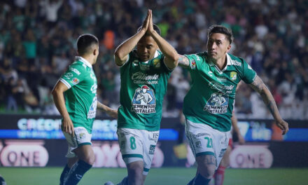 León vence a Necaxa 