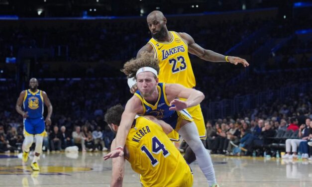 LeBron James suma 20 puntos y 10 asistencias para liderar a los Lakers sin Luka ante los Warriors