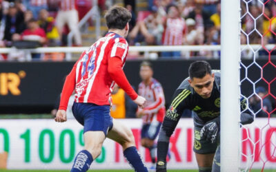 Chivas supera al América y se queda con el Clásico