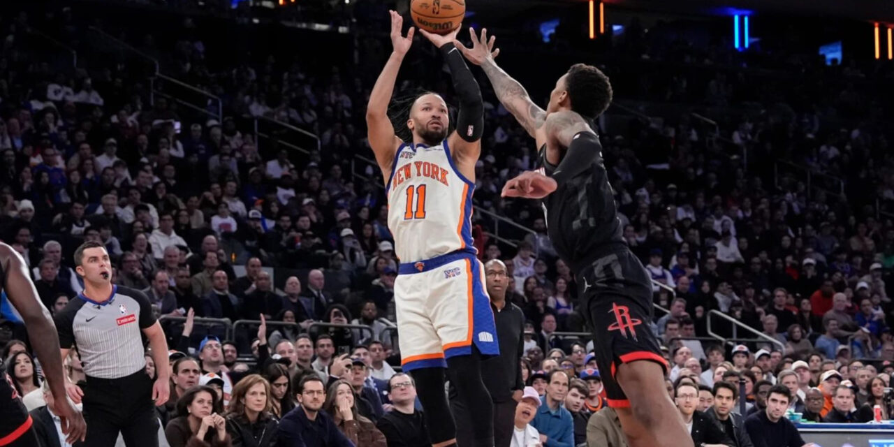 Knicks remontan 18 puntos en el 4to periodo y vencen a Rockets por 108-106