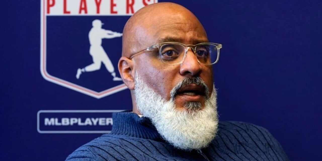 Tony Clark renuncia como jefe del sindicato de jugadores de MLB