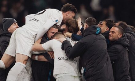 Höjlund rescata al Napoli con dramática victoria 3-2 sobre el Génova en la Serie A