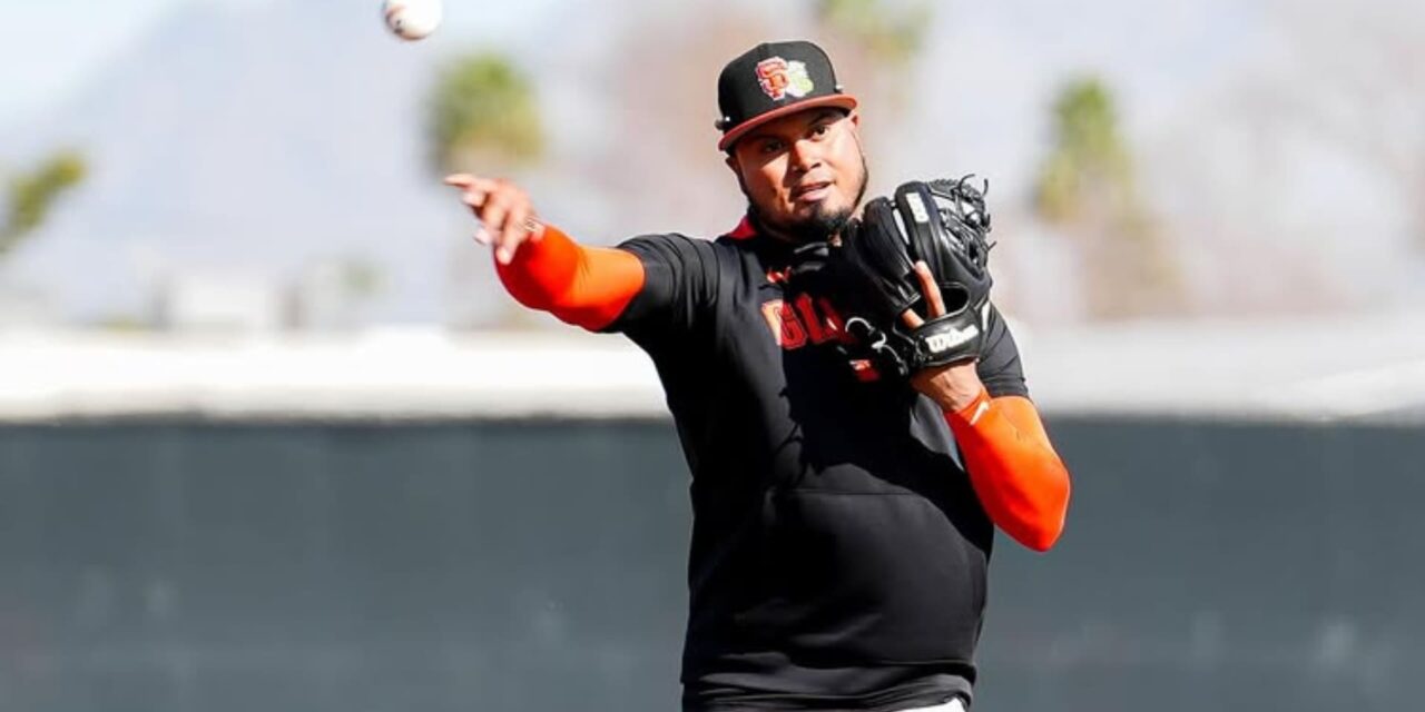 Luis Arráez firma contrato de un año y 12 millones con los Gigantes