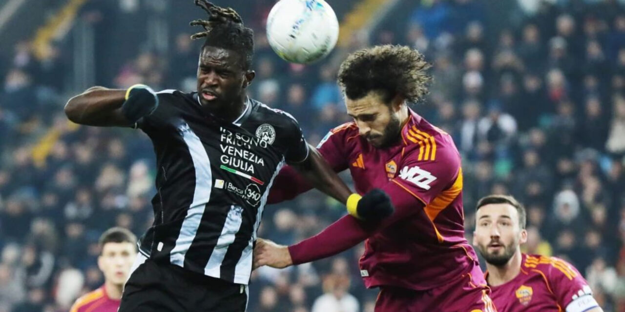 Tiro libre desviado da la victoria a Udinese sobre Roma en la Serie A