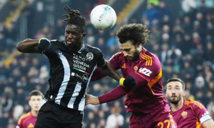 Tiro libre desviado da la victoria a Udinese sobre Roma en la Serie A