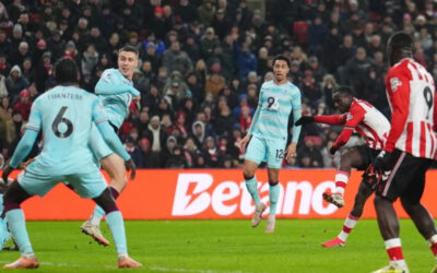Diarra lidera a Sunderland en goleada 3-0 sobre Burnley en la Liga Premier