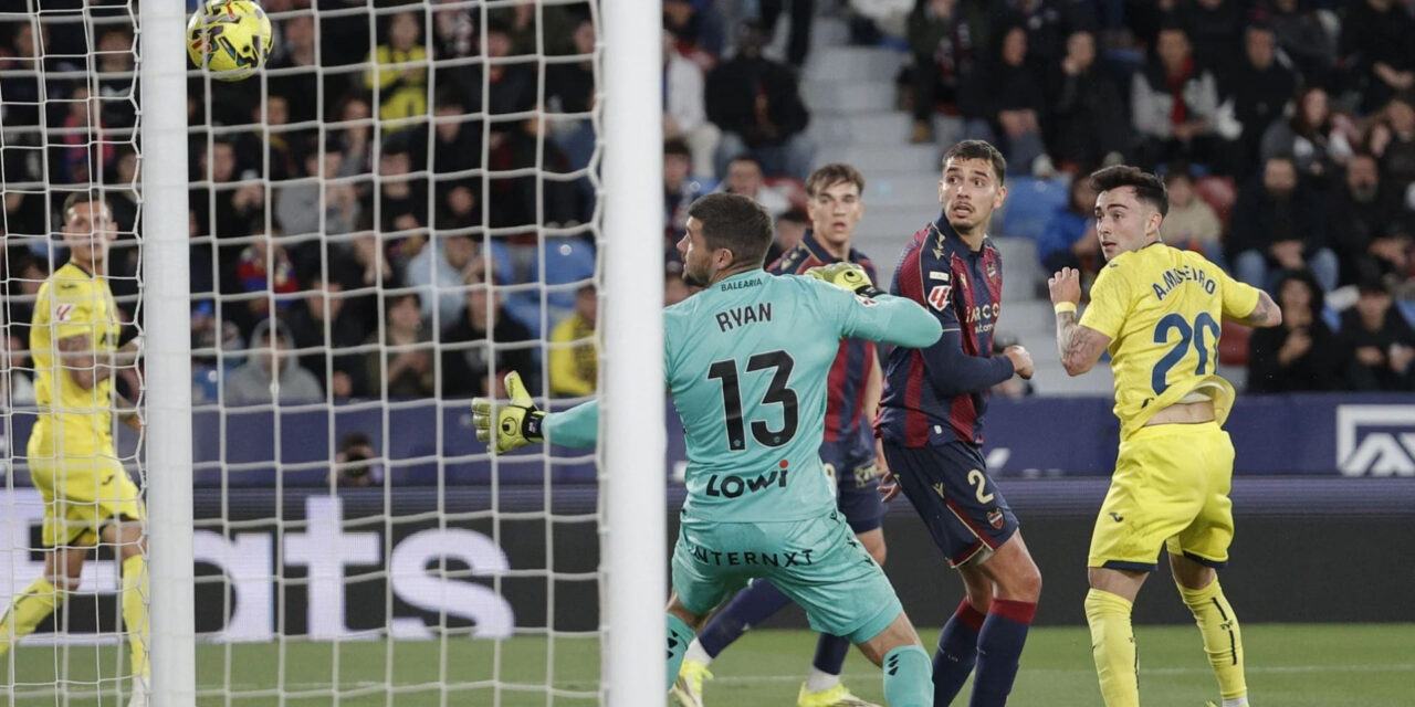 El Villarreal asalta el Ciutat de València y agrava la situación del Levante