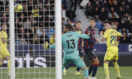 El Villarreal asalta el Ciutat de València y agrava la situación del Levante