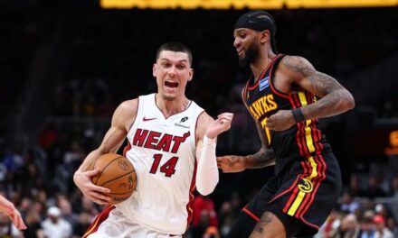 Herro anota 24 puntos en su regreso y Heat aplasta a Hawks por 128-97