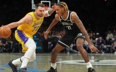 James y Doncic ayudan a los Lakers a derrotar a los Nets 125-109 en el regreso de Austin Reaves tras su lesión