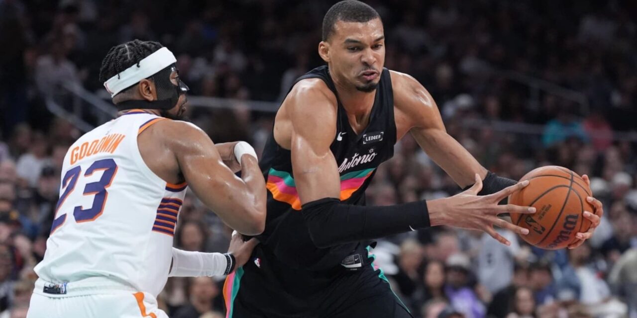 Las Spurs vencieron a los Suns 121-94 para su séptima victoria consecutiva