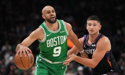 Derrick White anota 22 y Celtics desatan ataque clave en el 3er cuarto para vencer 97-81 a Suns